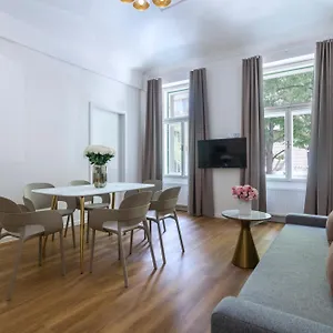 Apartahotel Encore Boutique By Dwellfort