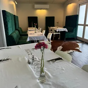 https://banana-hotel-motel.queenslandhotels.net
