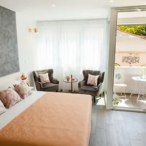 Rose Gold & With Balcony Guest house