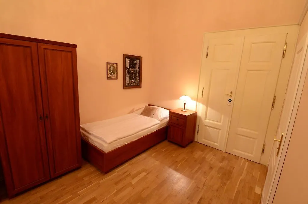 Pension Karlova Praga 3*,